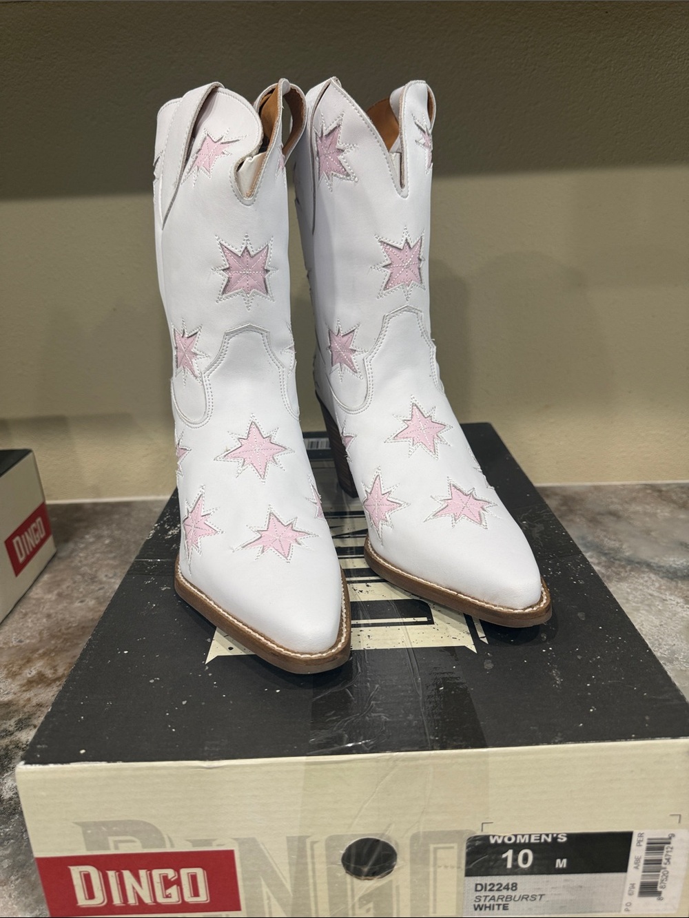 dingo White Western Heeled Boots with Pink Star Accents
